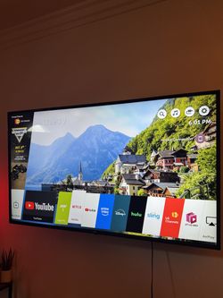 65” LG 4K UHD Smart TV + Wall Mount – Excellent Condition