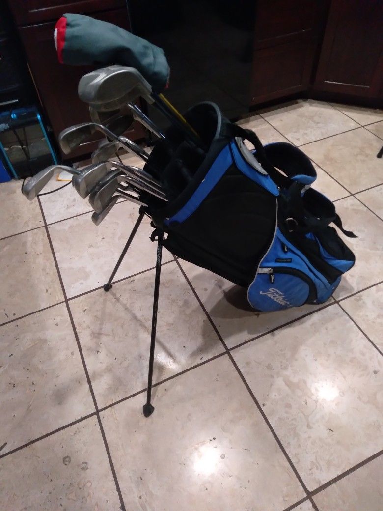 Men's Beginner Left Handed Golf Club Set w/Titleist Bag for Sale in