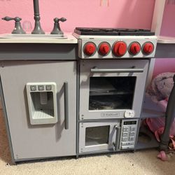 Kids Play Kitchen