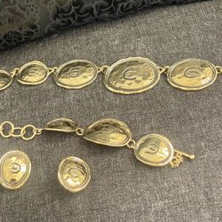 Elizabeth Taylor Avon Collection (earrings💫necklace 💫bracelets)