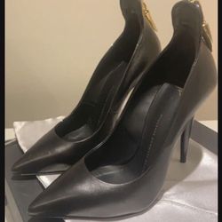 👠Authentic Giuseppe zanotti  Horn Zip-Back Pump, Black Like Brand New !!!