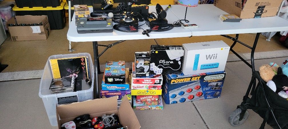 Large Multi-Household Yard Sale In Apache Junction