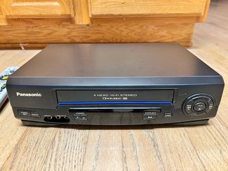 Panasonic 4 Head Hi-Fi Stereo VHS VCR with Remote