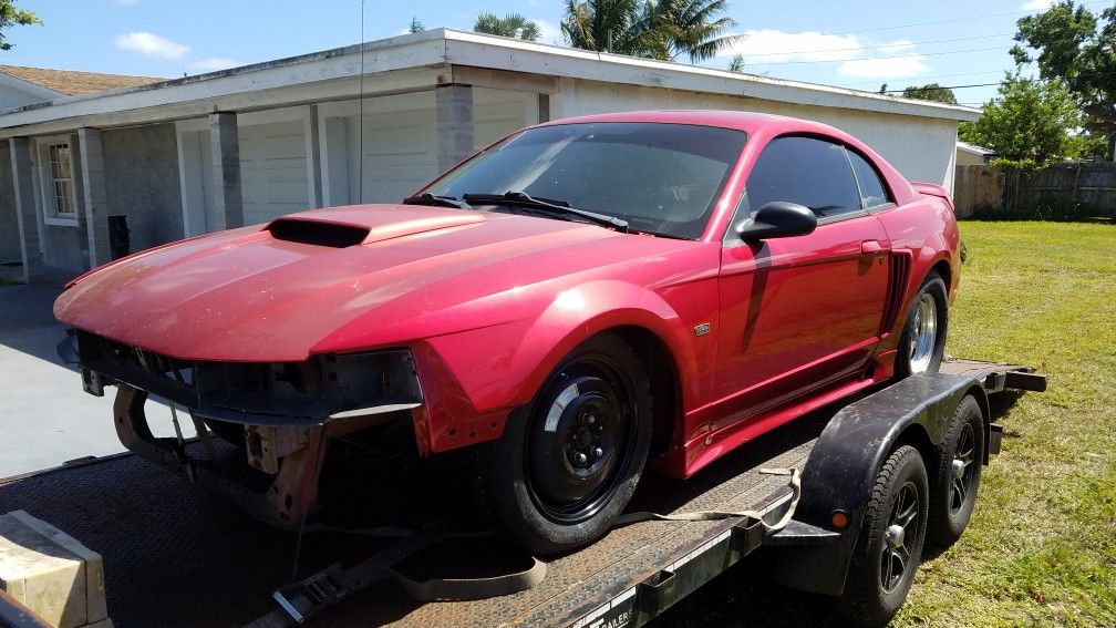 2002 Saleen rolling shell