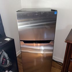 Small Refrigerator/Freezer- silver 
