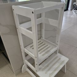 Toddler Kitchen tower 