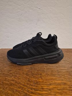 Adidas Racer TR23 Athletic Running Shoes 
Kids Size US 1