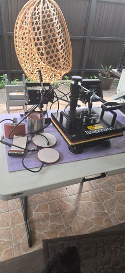 Dreamvan 5-in-1 Heat Press Machine w/ Attachments – Great Condition