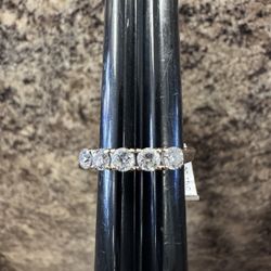 14k Diamond Band Size 7.5