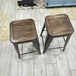 2 Barstools 24”