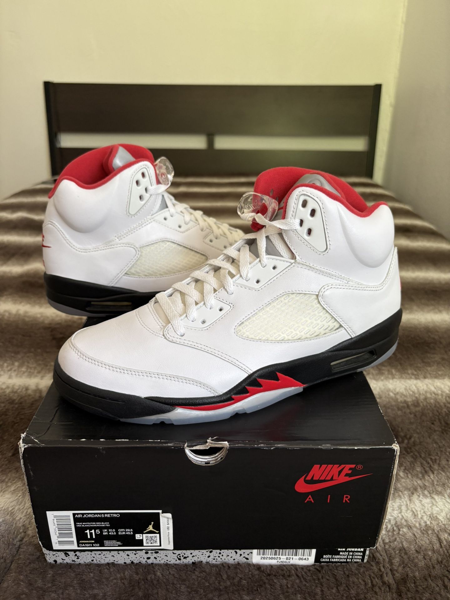 Air Jordan 5 Retro Fire Red (Size 11.5)