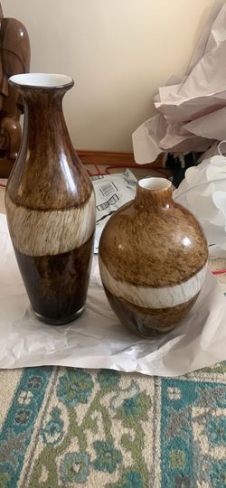 Set Of Two Vase 