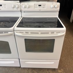 White Glass Top stove Kenmore Clean Working 
