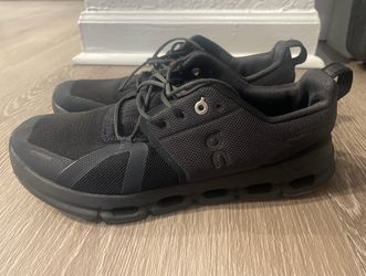 Youth Size On Cloud sneakers 6.5