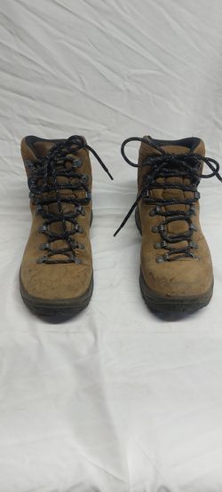AKU Tribute II Leather Hiking Boots, Size 6.5; Pre-owned.