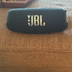 JBL  Charge 5 