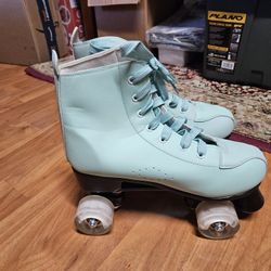 Women's Mint Roller Skates