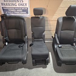 Honda odyssey 2nd row seats