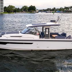 2023 Regal 36 Grande Coupe Boat