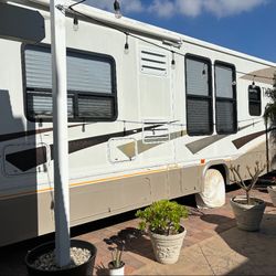 Class C RV 2008 Fleetwood Tioga 31M 