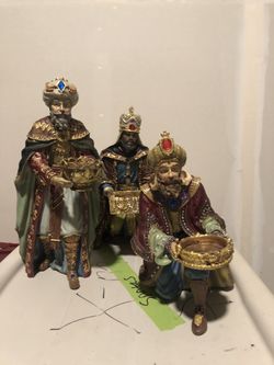 Wise Men Statues
