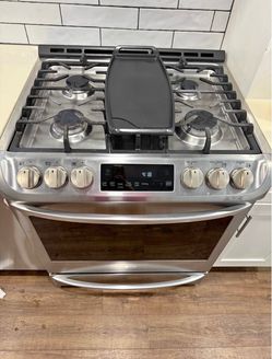LG Stainless Steel Gas Range with Griddle