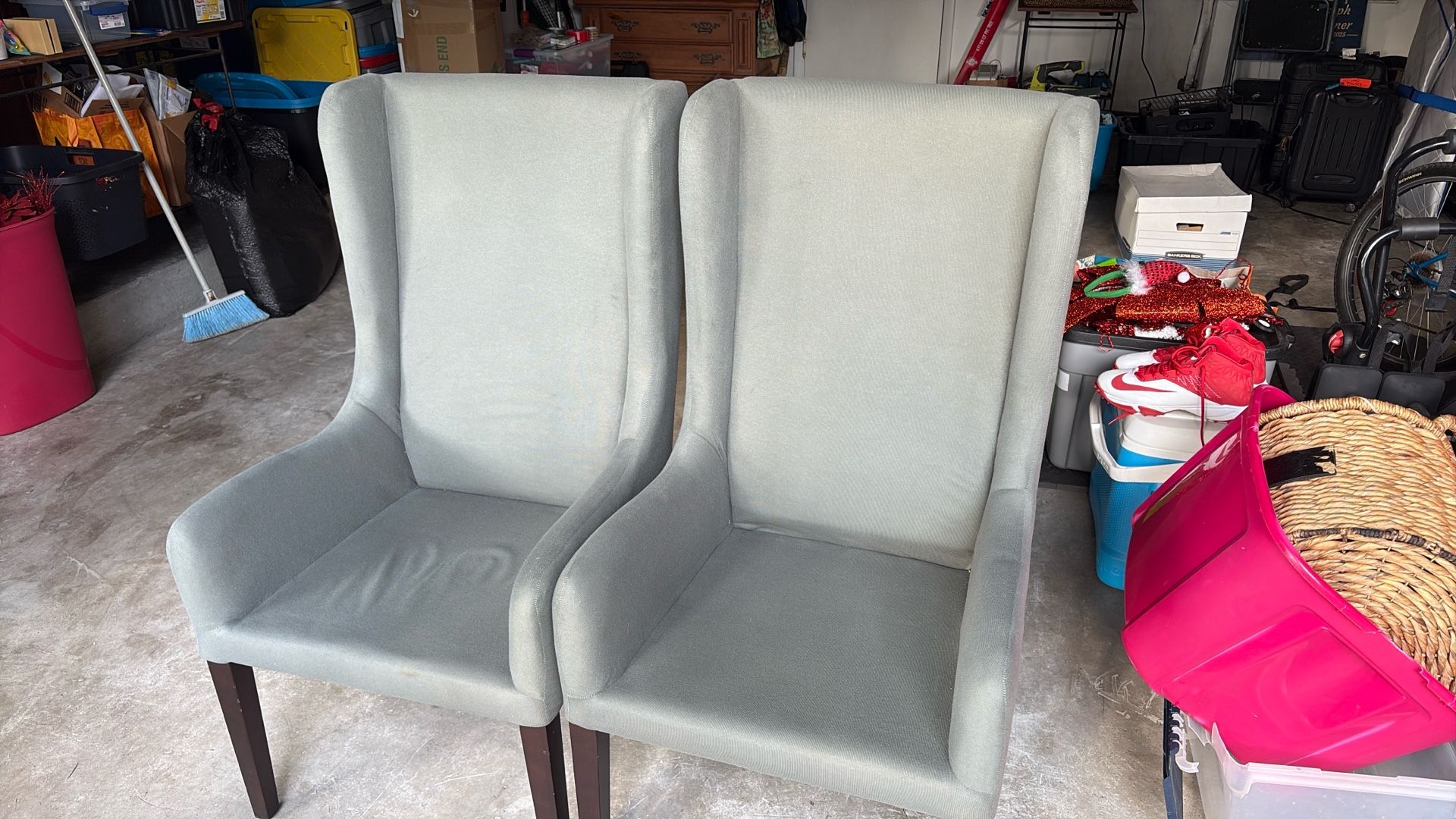 Dining Room Table Captain Chairs