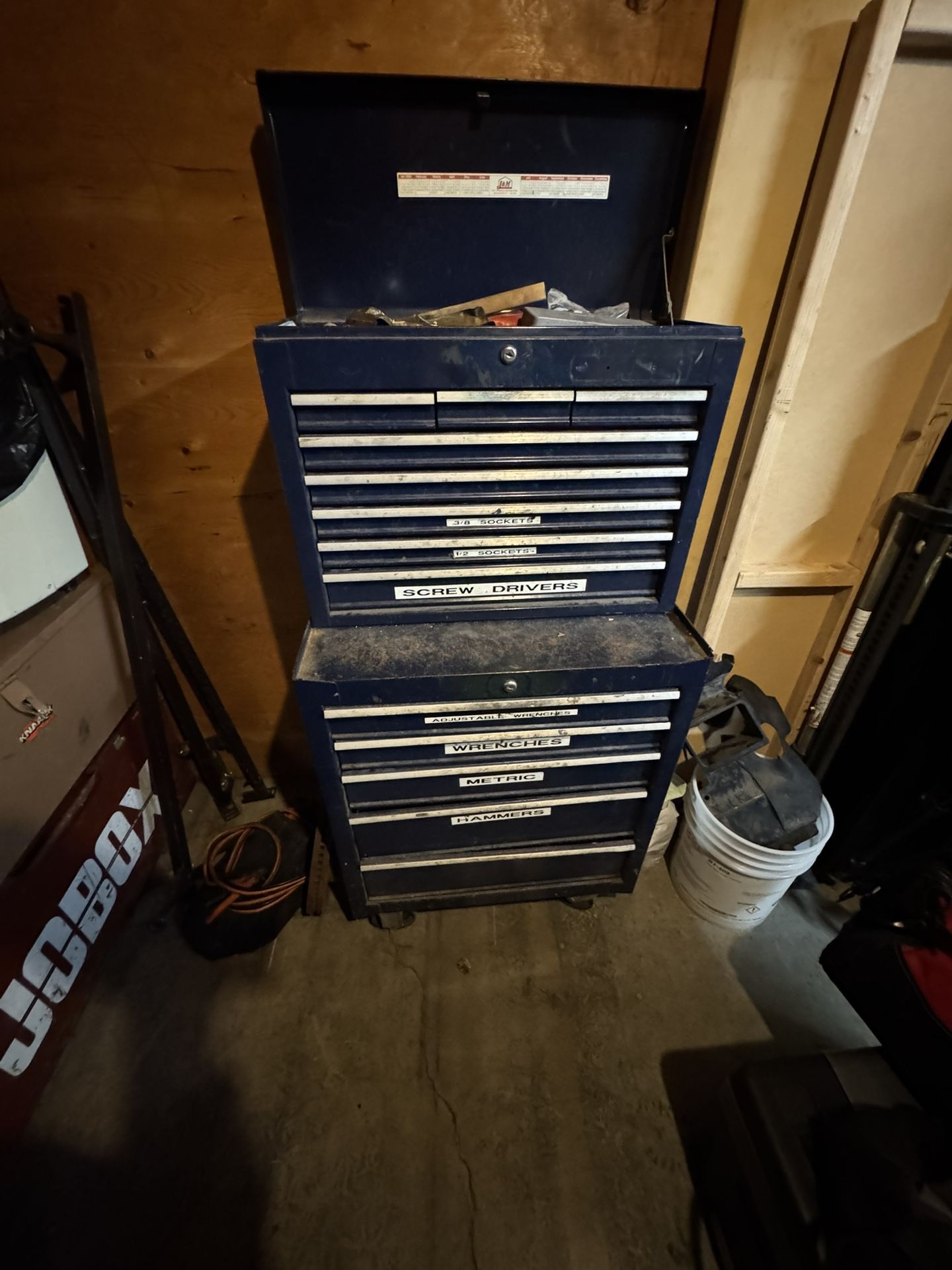 Roll Away Tool Box with tools