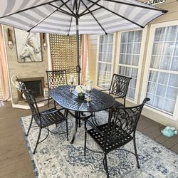 Cast aluminum Patio furniture FREE BRAND NEW UMBRELLA FREE DELIVERY
