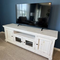 Entertainment/TV Stand - Model Home Furniture 