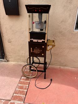 Old fashioned popcorn maker