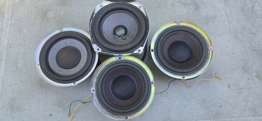 Bose speakers ( Works Good )