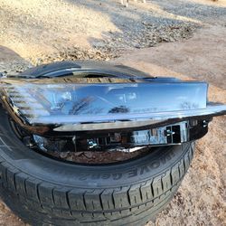 2021 To 2024 Lincoln Natalius Passenger Side Headlight OEM Original Part Perfect Condition