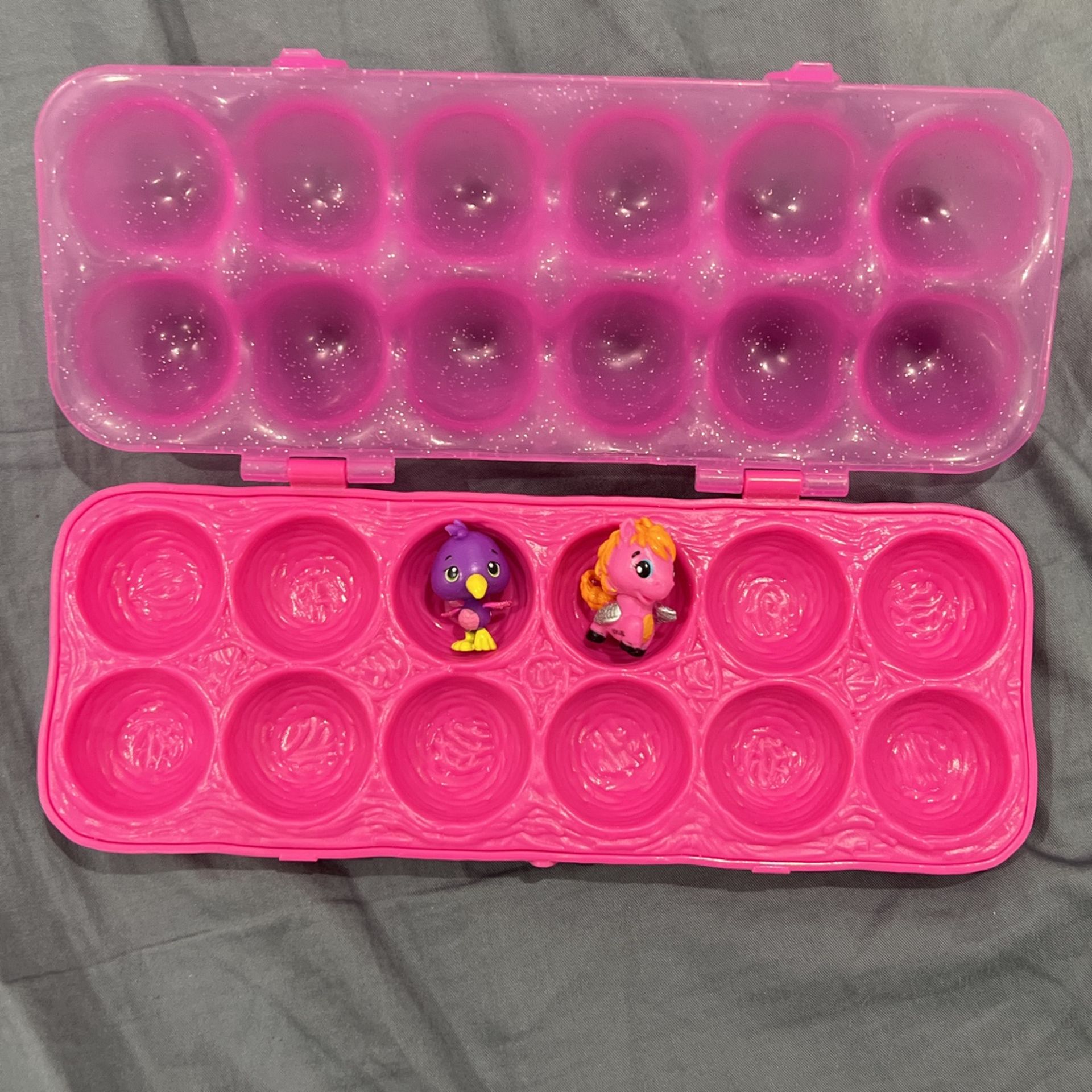 Hatchimals Box With 2 Figurines