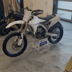 Yamaha YZ250F Dirtbike 
