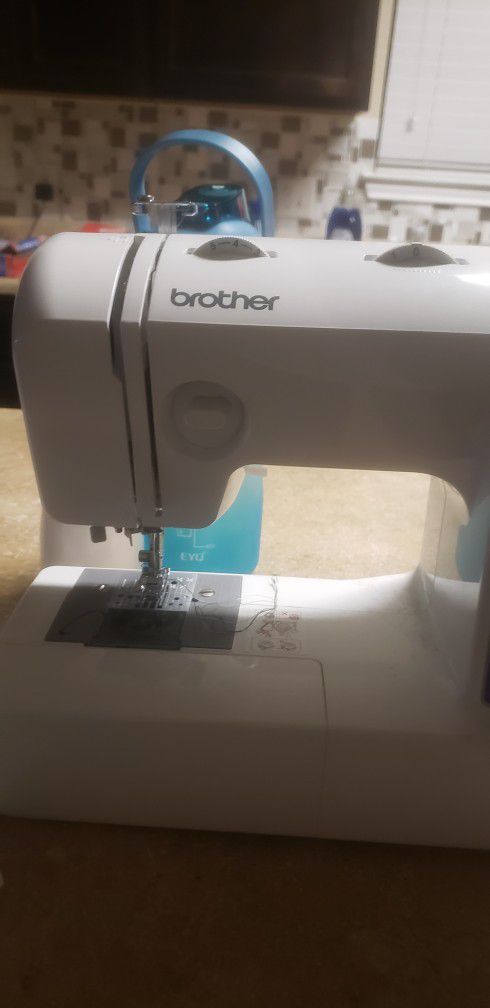 Brother GX37 Sewing Machine for Sale in San Antonio, TX - OfferUp