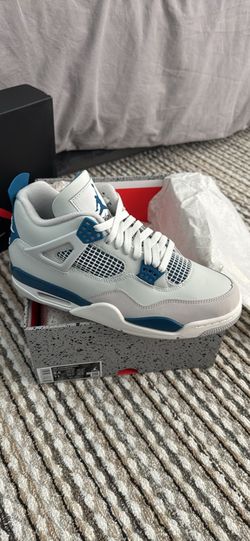 Air Jordan 4 Retro Military Blue
