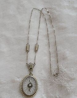 14k White Gold Vintage Necklace