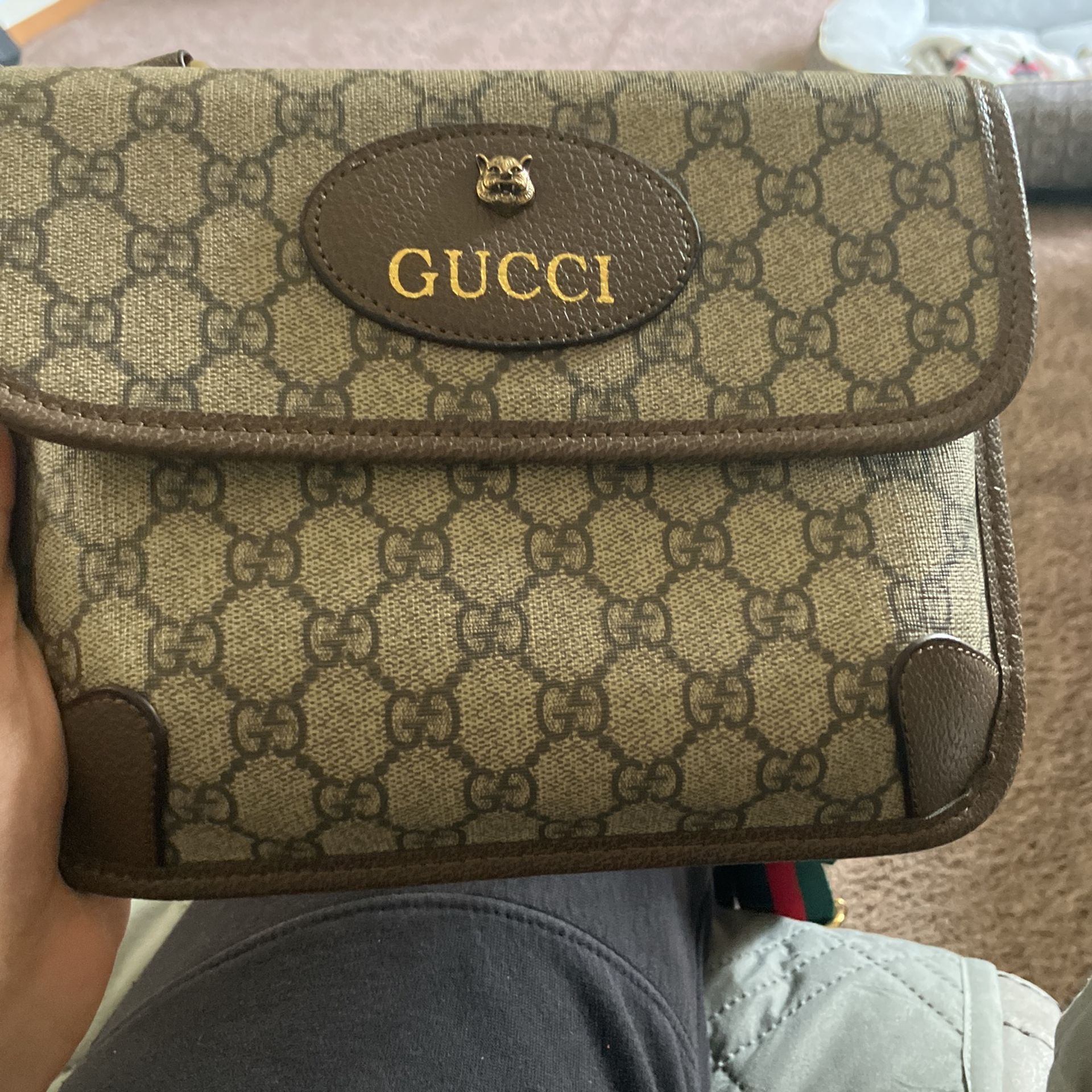 A Real Gucci Purse It Worth Near A Grand U Can Search It Up The Name Is “gg Supreme Monogram Neo Vintage Web Belt Bag Brown”