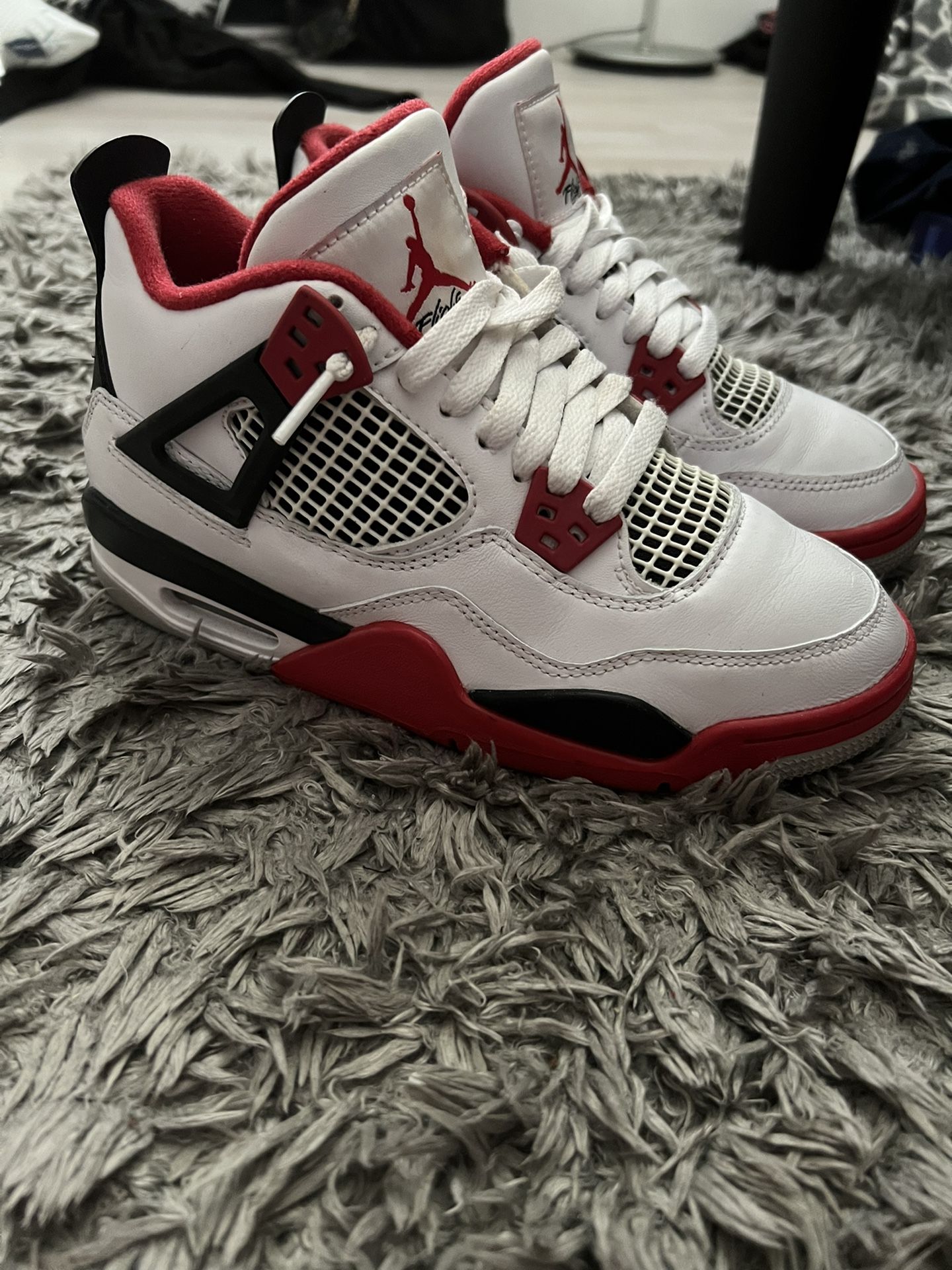 Jordan 4 Retro Fire Reds