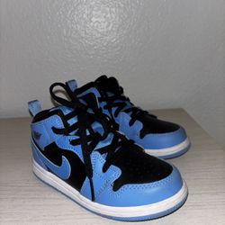 Little Kids Jordan Mid