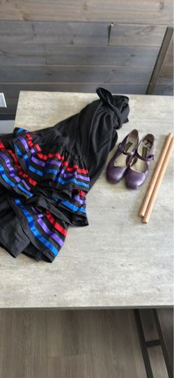 Folklorico Skirt and shoes