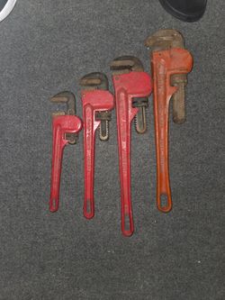 Heavy-Duty Pipe Wrench set of 4