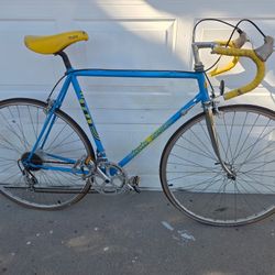 Vintage 1986 Gitanes Champion Road Bike 