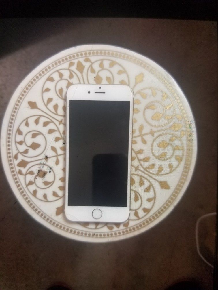 iPhone 7 And IPhone watch that comes with it