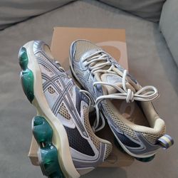 New Asics Gel-Quantum Kinetic
Sneakers US 12 Men