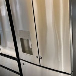 32 cu. ft. Smart Standard-Depth MAX French Door Refrigerator with Internal Water Dispenser in Print, Retail $2099