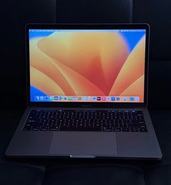 Apple MacBook Pro (2017) 13-inch Intel Core i7 3.5GHz 16GB RAM 500GB Touch Bar