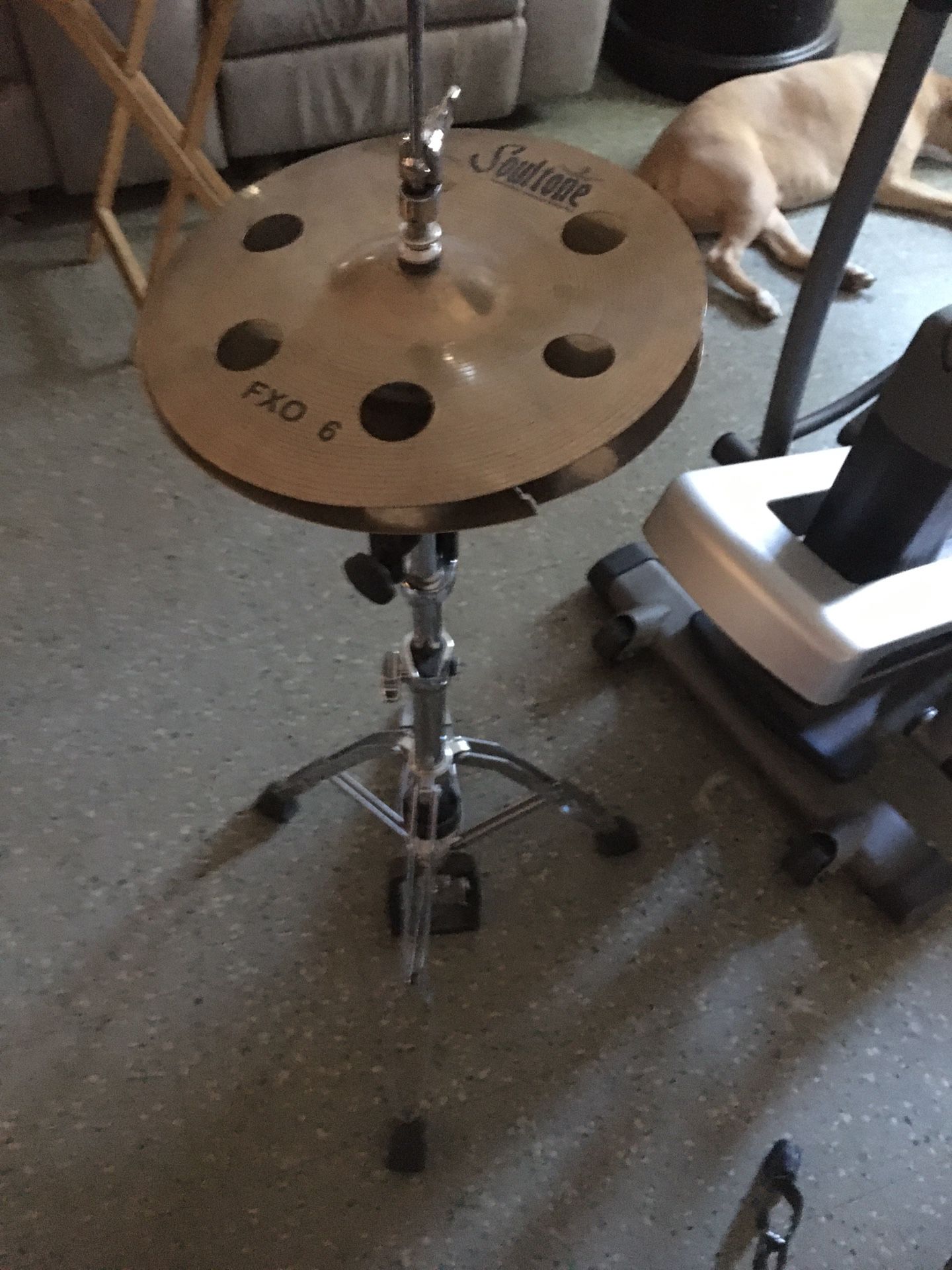 Soultone cymbals with stand