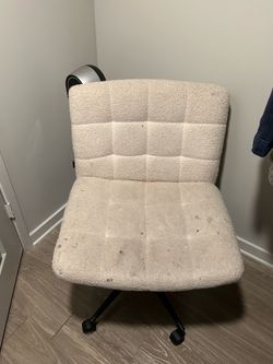 Criss Cross Swivel Chair
